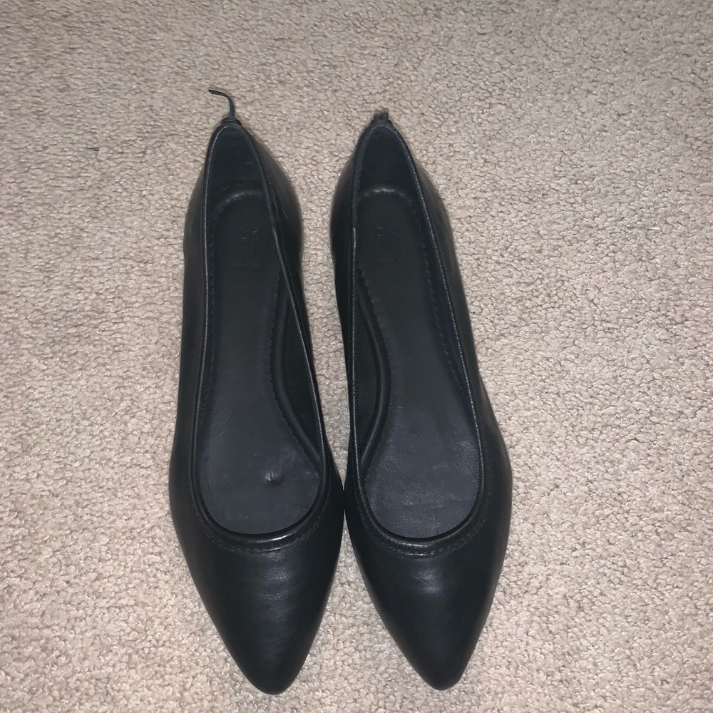 Frye flats